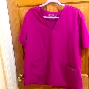 Figs fuschia scrub top 2xl Technical Edition